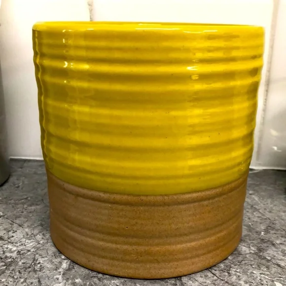 Ceramic planter - Picture 2 of 4